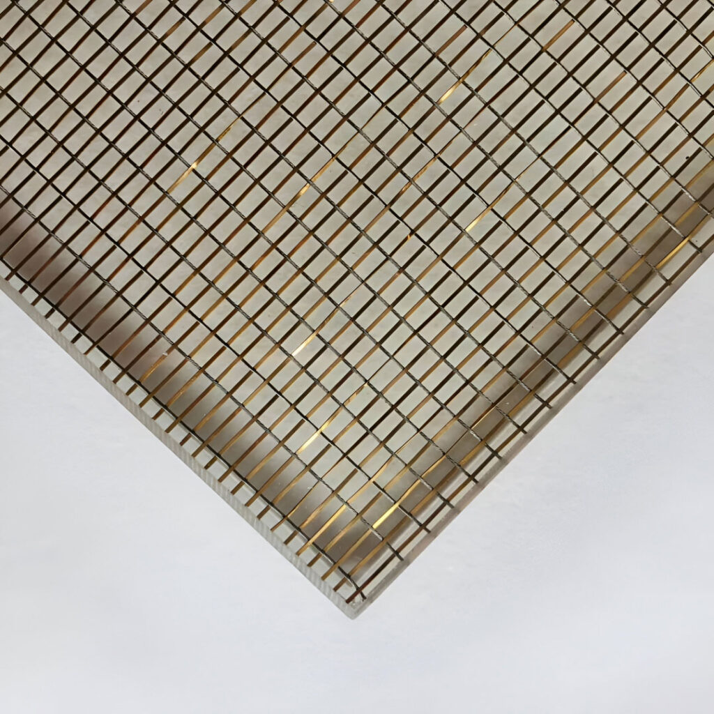 Wire Mesh Laminated Glass GLASMETIS - QKGDBX - Crafta Forms