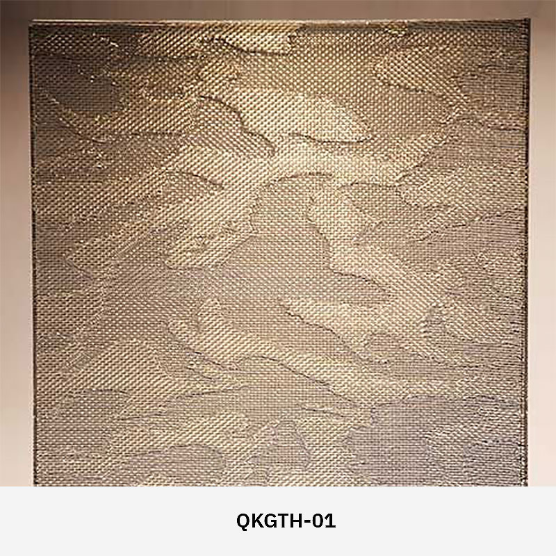 GlasMetis QKGTH laminated wire mesh glass with metallic mesh layer, shown in custom finish for modern architectural use