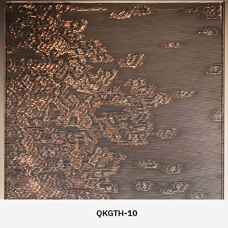 GlasMetis QKGTH laminated wire mesh glass with metallic mesh layer, shown in custom finish for modern architectural use