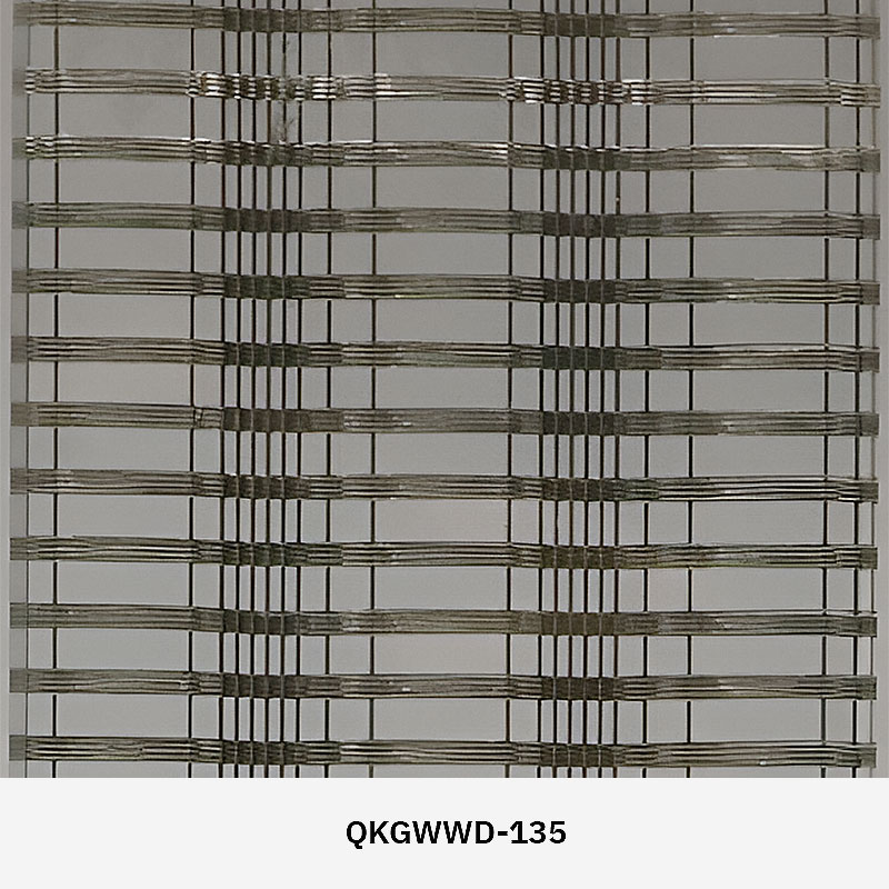 GlasMetis QKGWWD laminated glass panel with embedded woven wire mesh in a custom finish for architectural interiors