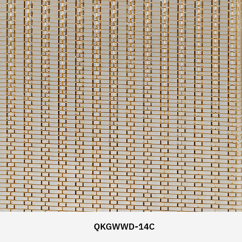 GlasMetis QKGWWD laminated glass panel with embedded woven wire mesh in a custom finish for architectural interiors