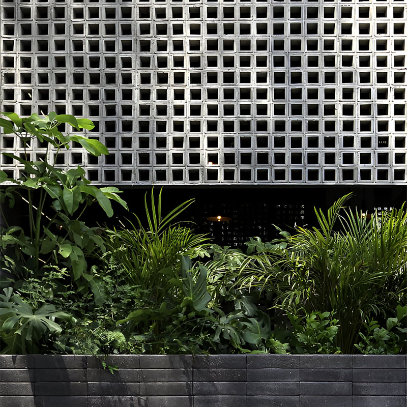 Structura SDC01 cement breeze block in decorative pattern, ideal for ventilated walls, façades, and privacy screens